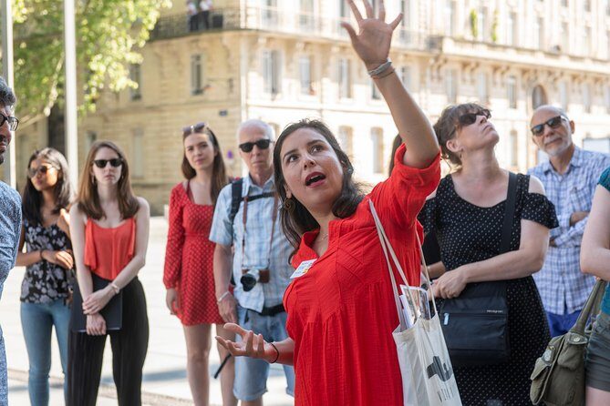 2-Hour Walking Tour of the City’s Iconic Sights and History - Getting there: the Tourist Office start and the moving finish