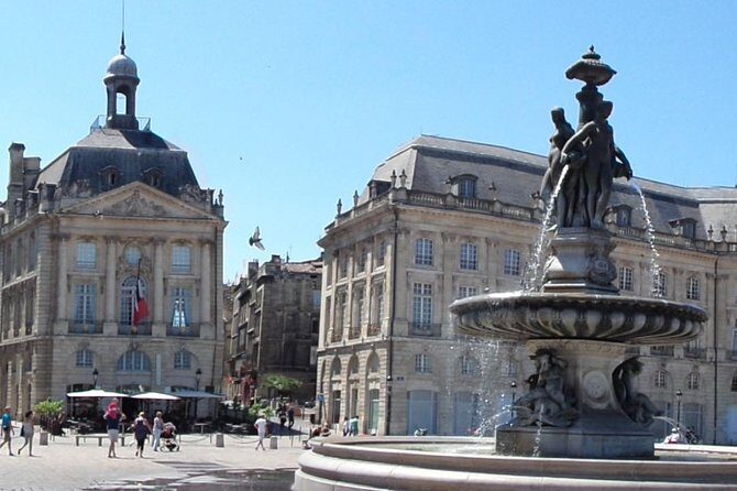 2 hours - Bordeaux Private tour with a native guide - Opera House and Quinconces Square: big statements in public space
