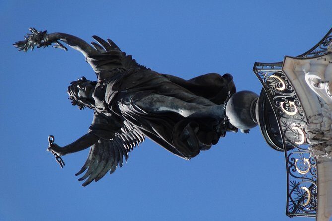 2 hours - Bordeaux Private tour with a native guide - Starting at Cathédrale Saint-André: your orientation point