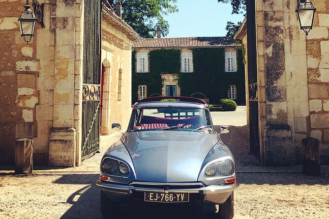 3H private city tour of Bordeaux and vineyard in a Citroën DS - Citroën DS Bordeaux: why the car changes the whole feel