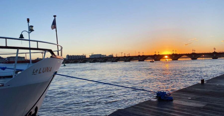 Aperitive guided cruise « Wine and Canelé » - Key Points That Make This Cruise Worth It