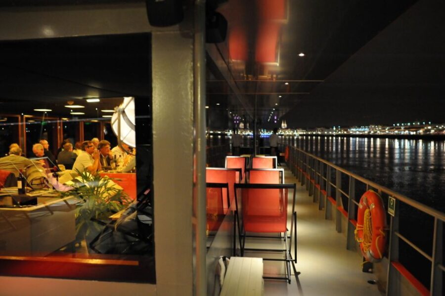 Bordeaux: 2-Hour River Dinner Cruise - FAQ