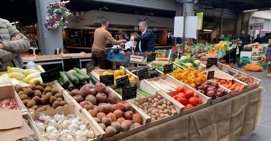 Bordeaux: 3.5-Hour Old Town and Market Food Tour - Market discovery: the fastest way to understand what locals buy