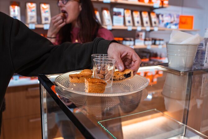 Bordeaux Afternoon Food Tour : Sweets, Wine and Cheese - Where the Tour Starts: Place de la Bourse to Porte Cailhau