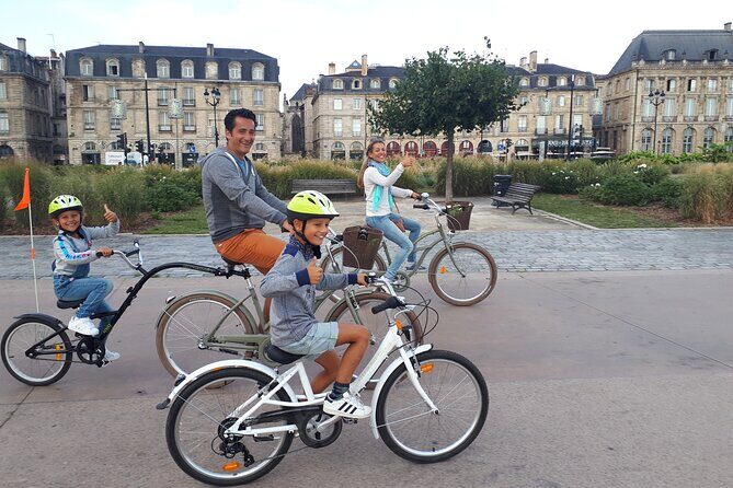 Bordeaux bike tour "The Best of Bordeaux" - Saint-Michel, Grosse Cloche, and the La Flèche spire zone