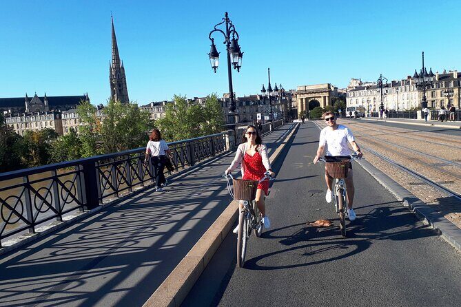 Bordeaux bike tour "The Best of Bordeaux" - Chartrons wine country: old cellars, antique streets, and St Louis des Chartrons