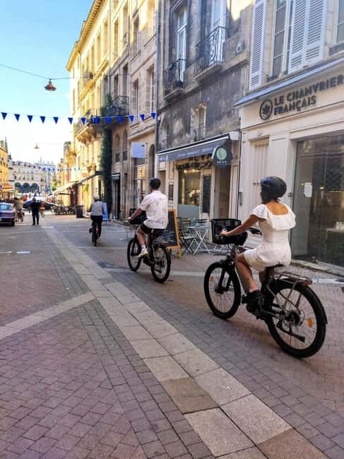 Bordeaux by Gravel Bike : Historic center & vineyards - Bordeaux’s famous stops, with photo breaks that don’t hijack your day