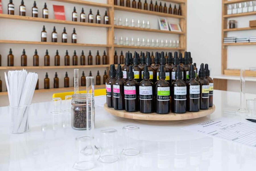 Bordeaux City Center : Perfume Creation Workshop 2h30 - Your Signature Scent, Built From Scratch