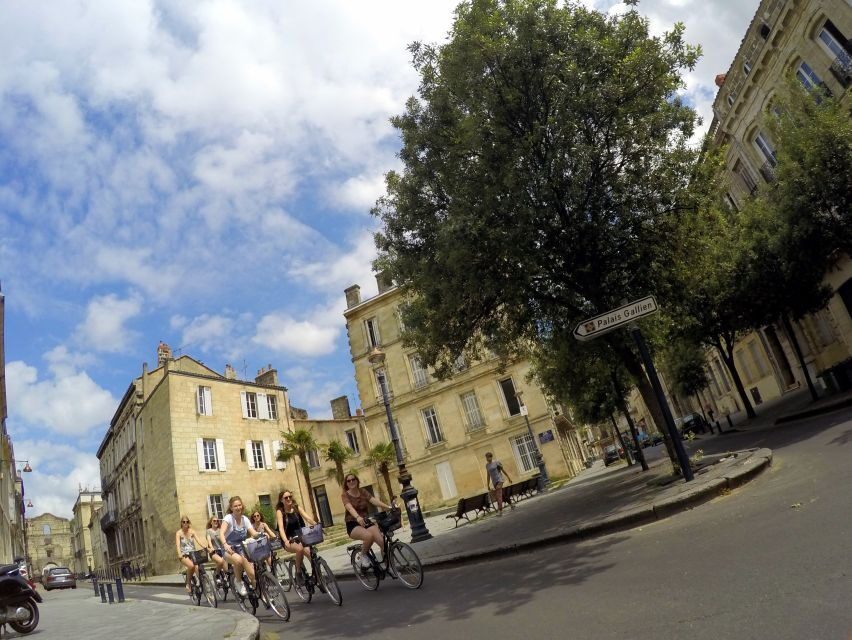 Bordeaux: Essentials 3-Hour Bike Ride - Palais Gallien: ending with a memorable layer of the city