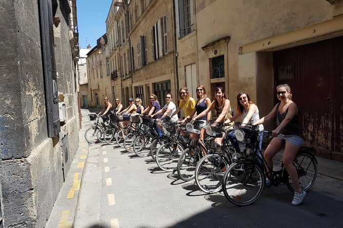 Bordeaux Essentials Sightseeing Bike Tour with a Local Guide - Stop 1: Cathedrale Saint-Andre Bordeaux (quick look, separate tickets)