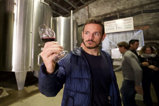 Bordeaux : Full Day Wine Tastings & Gourmet Lunch - Meeting at Monument aux Girondins and setting the rhythm