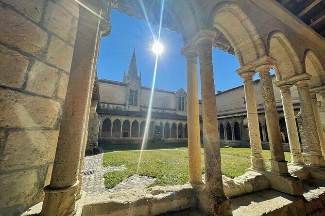 Bordeaux Full Day Wine Tour - 3 Wineries & Gourmet Picnic Lunch - Pomerol finale: last chateau tasting with a host welcome