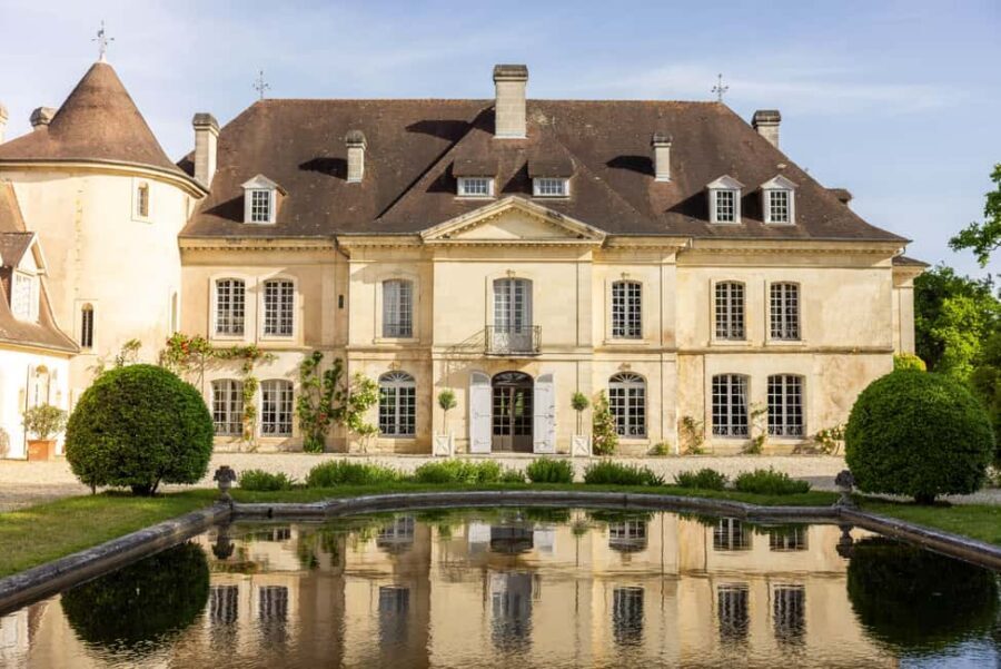 Bordeaux Full Day Wine Tour - 3 Wineries & Picnic Lunch - The comfortable minivan setup: small group, big difference