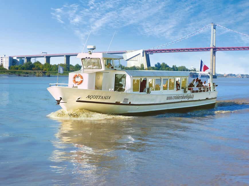 Bordeaux: Guided Wine and Canelé Discovery Cruise - Weather and comfort: what to wear for a river day