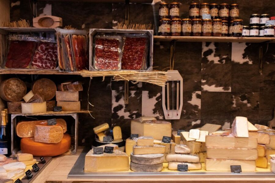 Bordeaux Historic and Gourmet Food Walking Tour - Should you book this Bordeaux Historic and Gourmet Food Walking Tour?
