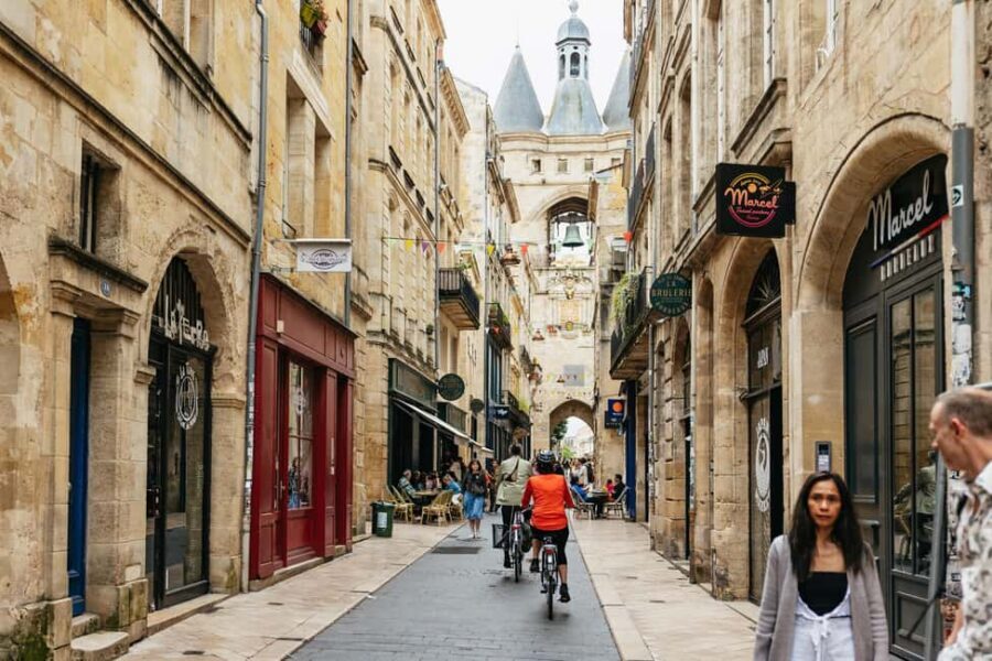Bordeaux: Historic Center & Chartrons District Bike Tour - Bikes, e-bikes, and who will feel comfortable
