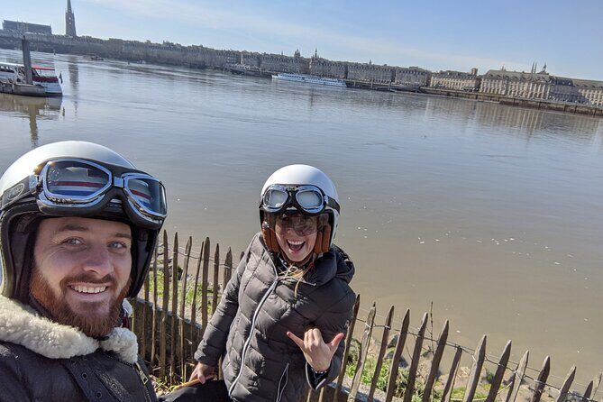 Bordeaux in 3 hours with tastings, in a private sidecar - Marche des Capucins tasting: the moment that makes the tour worth it