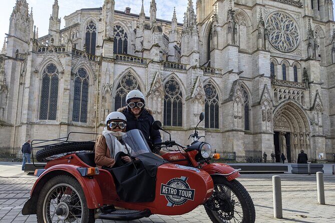 Bordeaux in 3 hours with tastings, in a private sidecar - The guide experience: humor, comfort, and photo-friendly pacing