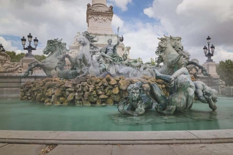 Bordeaux : Must-See Attractions Walking Tour - Grosse Cloche: The Landmark-First Stop