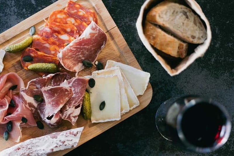 Bordeaux Night Walk ending with Wine and cheese Tasting - Saint Catherine Street After Dark: A Long Pedestrian Stroll