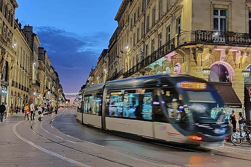Bordeaux Night Walk ending with Wine and cheese Tasting - Porte Cailhau: A Fortified Gate and a Camino Connection