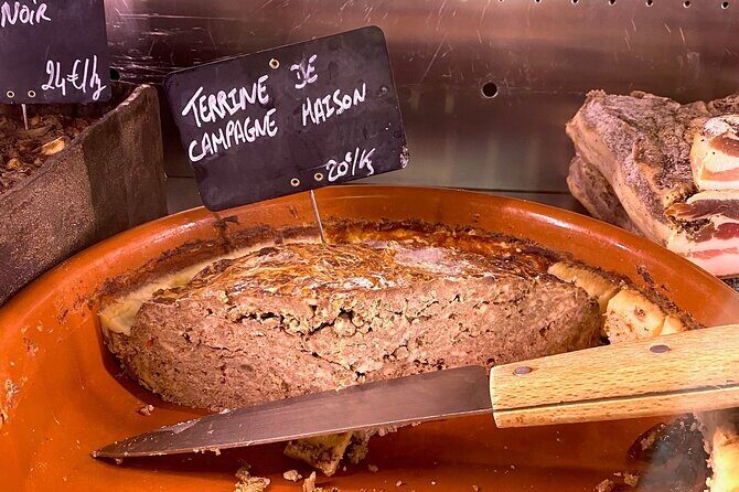 Bordeaux Old Town Food and Wine Tour - Cinéma Utopia stroll and Old Town pacing: about 1 km