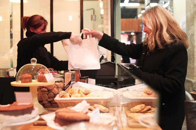 Bordeaux Old Town & Market Local Food with Wine Tastings Tour - Wine tastings in Bordeaux: how to taste smarter, not just more