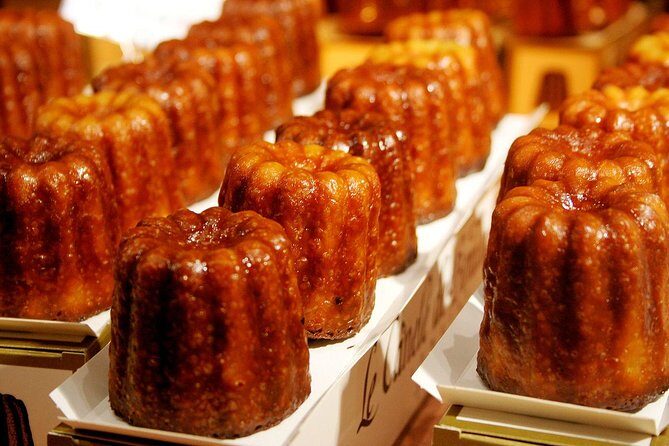 Bordeaux Old Town & Market Local Food with Wine Tastings Tour - Guide power: what you gain from a real local on your feet