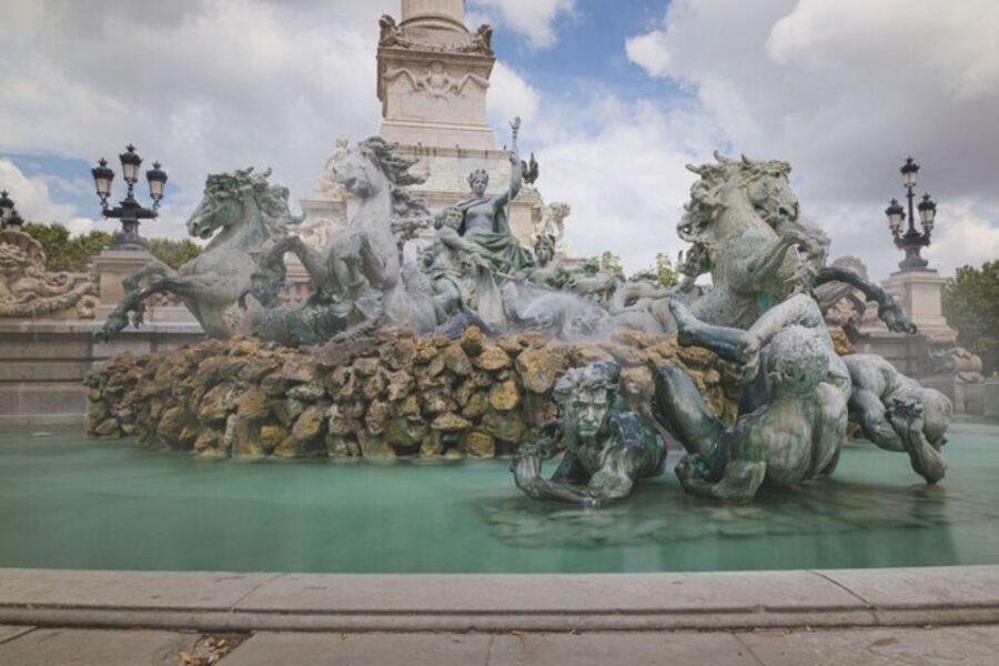 Bordeaux: Private custom tour with a local guide - Key things to expect