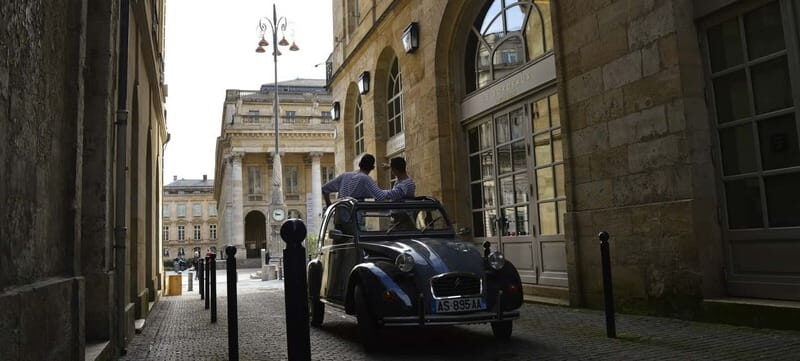 Bordeaux: Private Tour in a Citroën 2CV - Key highlights at a glance