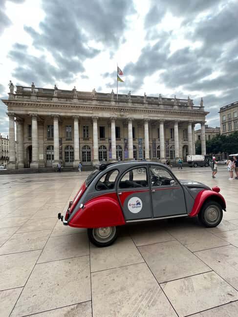 Bordeaux: Private Tour in a Citroën 2CV - Palais Gallien and Place des Quinconces: monuments with layers