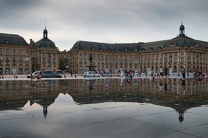 Bordeaux Private Walking Tour with a Local - What You Might See: Monuments, Cathedral Area, and River Strolls