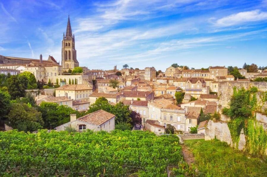 Bordeaux: Saint-Emilion and Medoc Full-Day Wine Experience - Bordeaux in a single day: why this route works