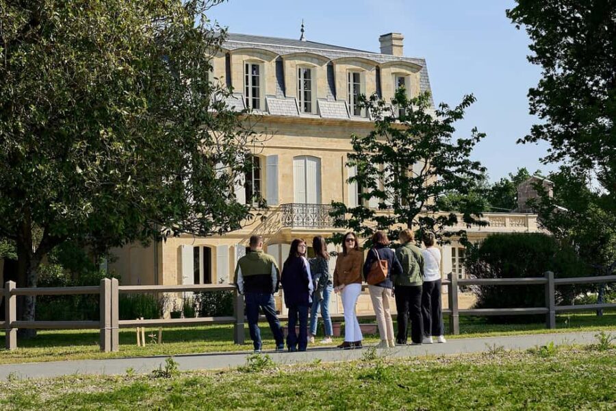 Bordeaux: Saint-Emilion and Medoc Full-Day Wine Experience - Saint-Émilion UNESCO village: what to look for on your guided walk