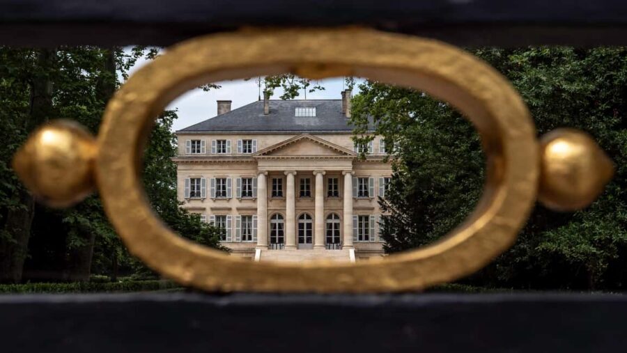 Bordeaux: Saint-Emilion and Medoc Full-Day Wine Experience - Left bank shift: Médoc and Margaux, plus that photo moment at Château Margaux