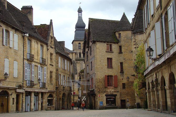 Bordeaux to Dordogne - Private Tour: Fortified Castles and Medieval Villages - Bordeaux to Dordogne by Private Ride: Comfort First