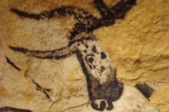 Bordeaux to Lascaux and Dordogne Valley Private Sightseeing Tour - Rouffignac Cave and the 1000 Mammoths: The Underground Part You Won’t Skip