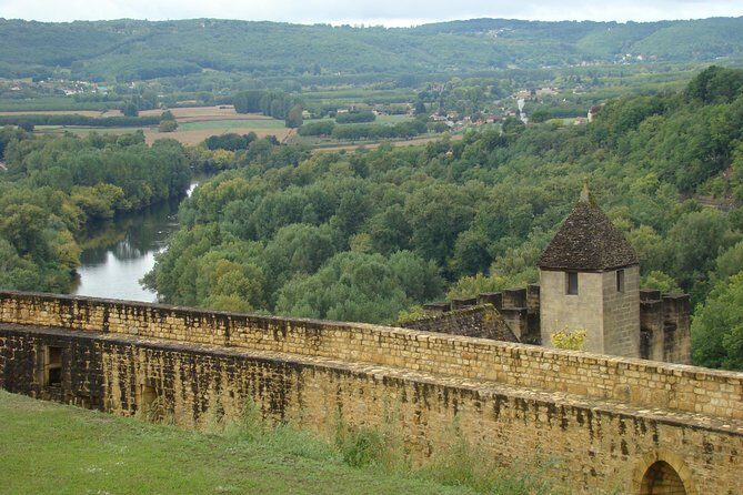 Bordeaux to Lascaux and Dordogne Valley Private Sightseeing Tour - The Pace: How a 7 to 9 Hour Day Fits Your Schedule
