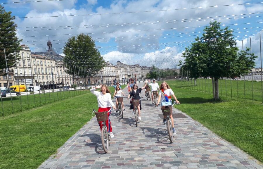 Bordeaux: Top Landmarks & Historic Bike Tour - Porte Cailhau and the ride back to the start