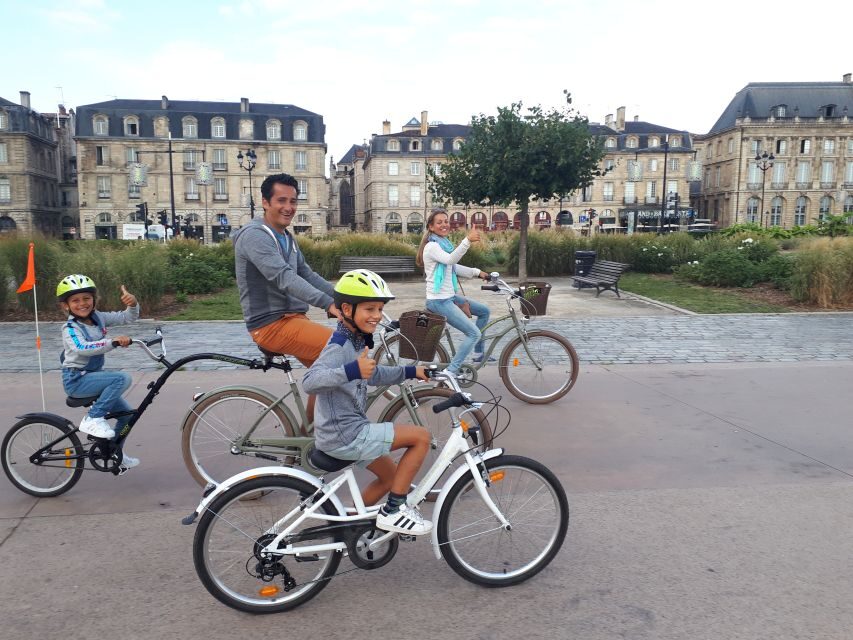 Bordeaux: Top Landmarks & Historic Bike Tour - The Darwin Eco-système pause: a breather on the riverfront