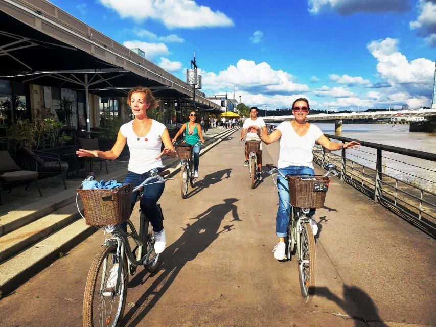Bordeaux: Top Landmarks & Historic Bike Tour - Chartrons: Bordeaux’s wine-trade district with real old-street character