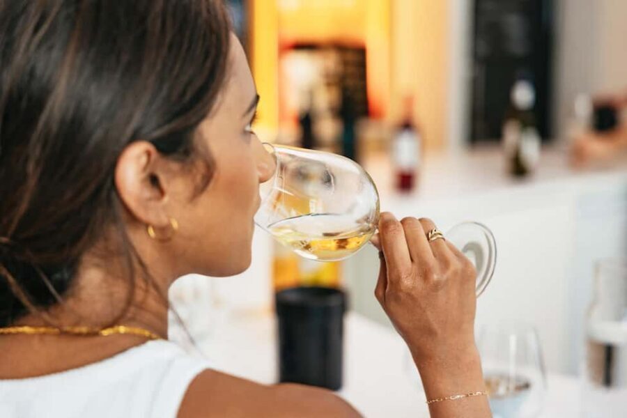Bordeaux: Wine Masterclass with Cheese and Charcuterie Board - Learning to taste wine: the method you can use again next week