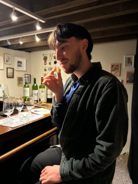Bordeaux wines : tasting with 4 white wines and cheeses - Where to Meet on Avenue Thiers (and Why Getting There Matters)