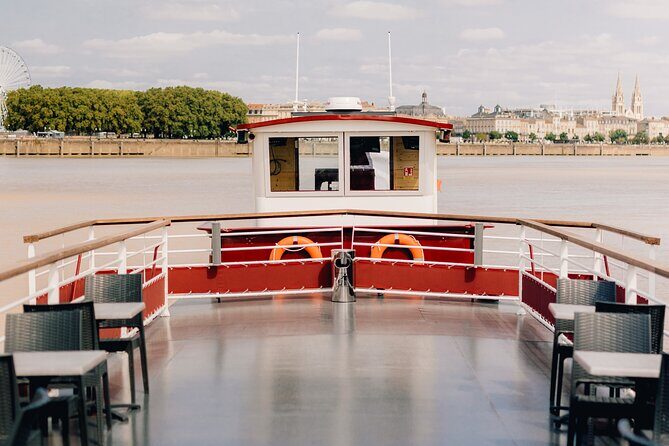 Brunch and cruise on the Garonne in Bordeaux - The stone bridge and La Bastide: the river splits Bordeaux