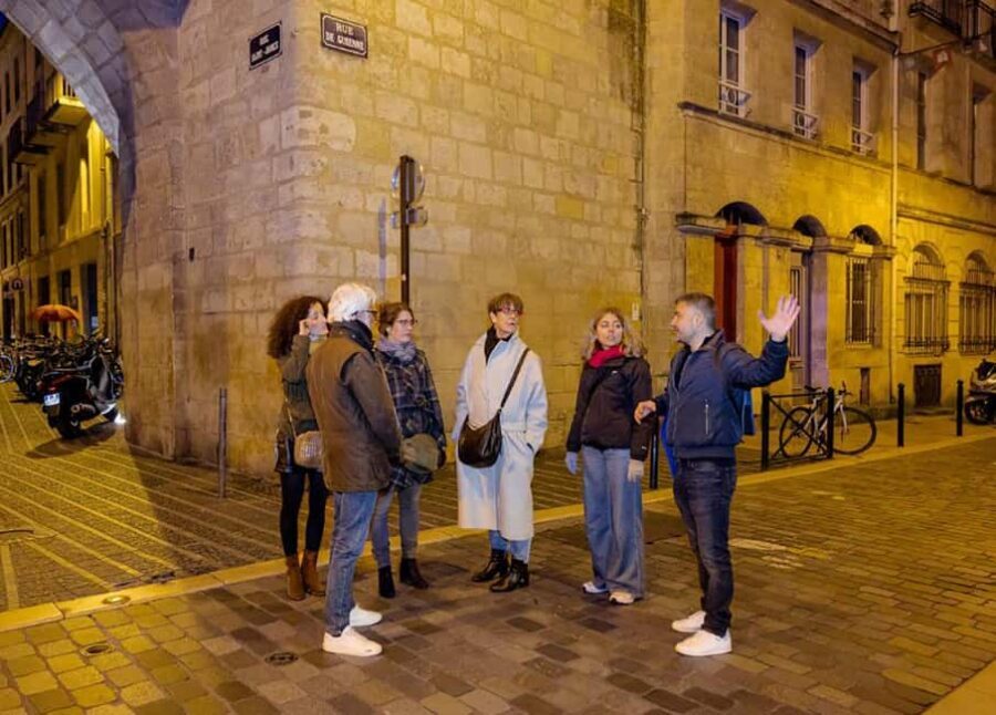 Dark Bordeaux: Ghosts, True Crimes, Eternal haunting Tales - What the night tour actually feels like in real time