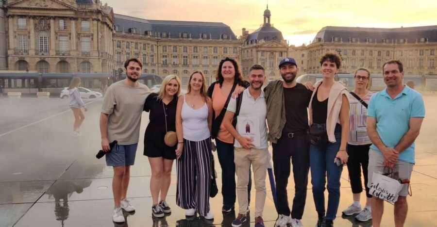 Exclusive! Bordeaux: Nighttime Highlights Walking Tour - 2 Hours of Night Walking: Starting at the Fountain