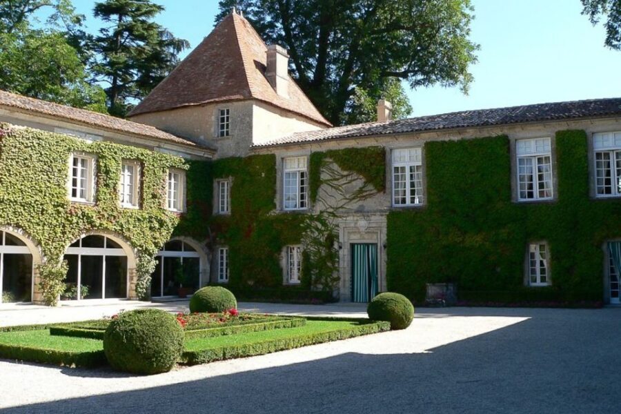 From Bordeaux: Full-Day Medoc Wine Tour - The Van Ride: How You Get to Margaux, Saint Julien, Pauillac, and Saint Estephe
