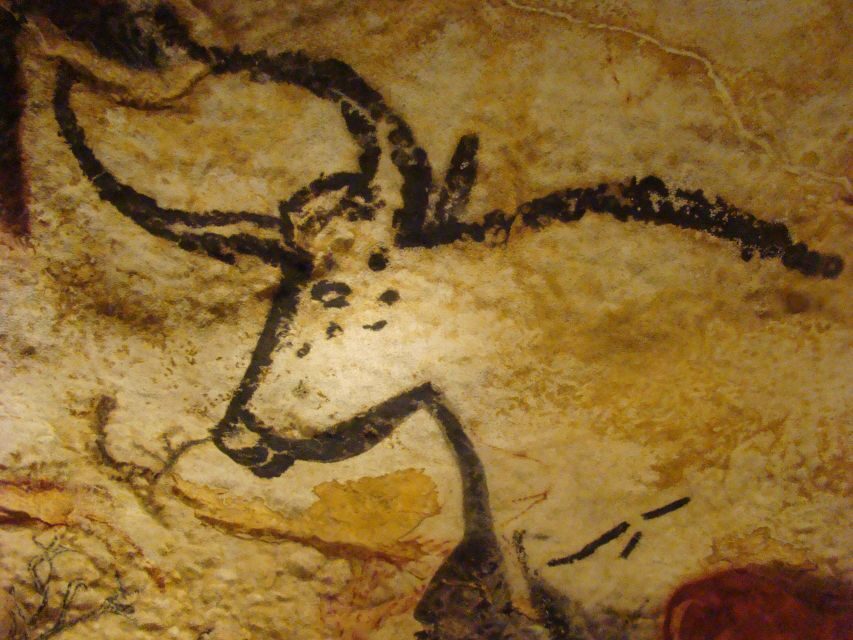 From Bordeaux: Lascaux and Dordogne Valley Private Tour - Les Eyzies-de-Tayac: UNESCO context before Rouffignac