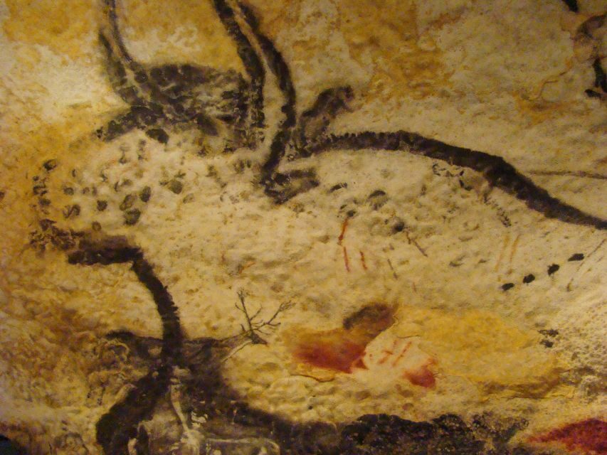 From Bordeaux: Lascaux and Dordogne Valley Private Tour - Passing La Roque St Christophe and Maison Forte de Reignac