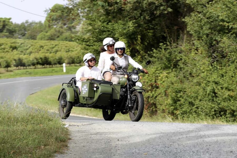 From Bordeaux: Médoc Vineyard and Chateau Tour by Sidecar - The vineyard photo stop and 45-minute bike tour